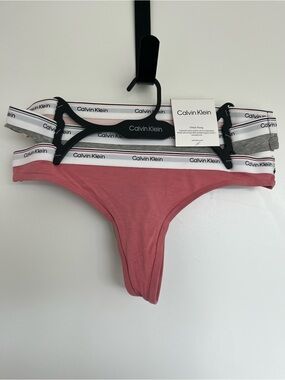 Calvin Klein Women’s 3-Pack Thong Set NWT